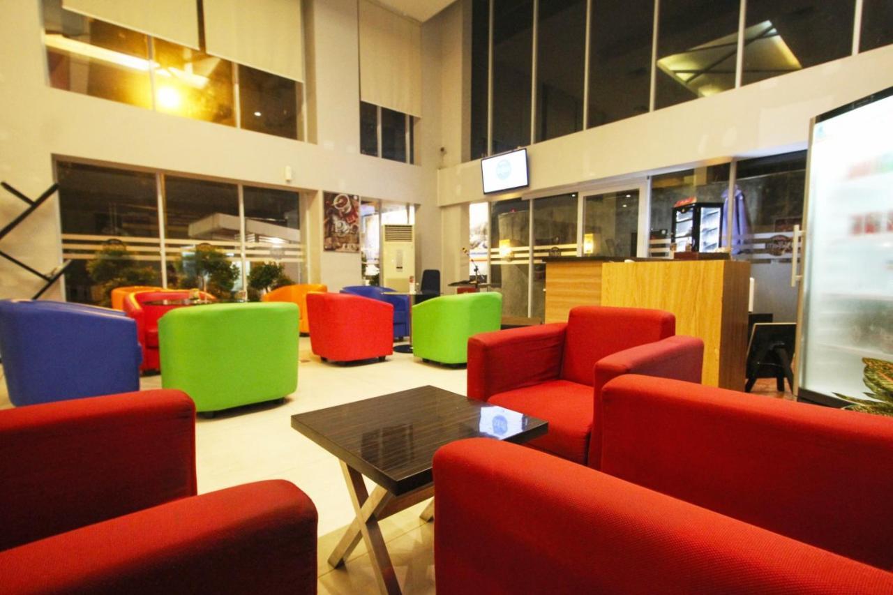 Hotel Dafam Pekanbaru Exterior foto